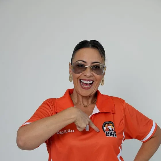 Integrante da direção do Riachuelo com a camisa dos Crias